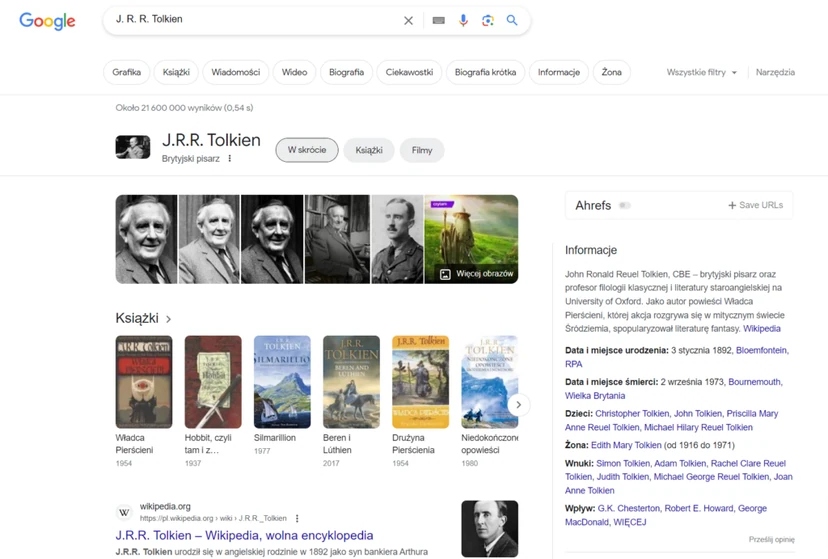 Presentation of the query J. R. R. Tolkien, where we get basic information about the author, his books and other relevant media. All of this is part of Google Knowledge Graph. 