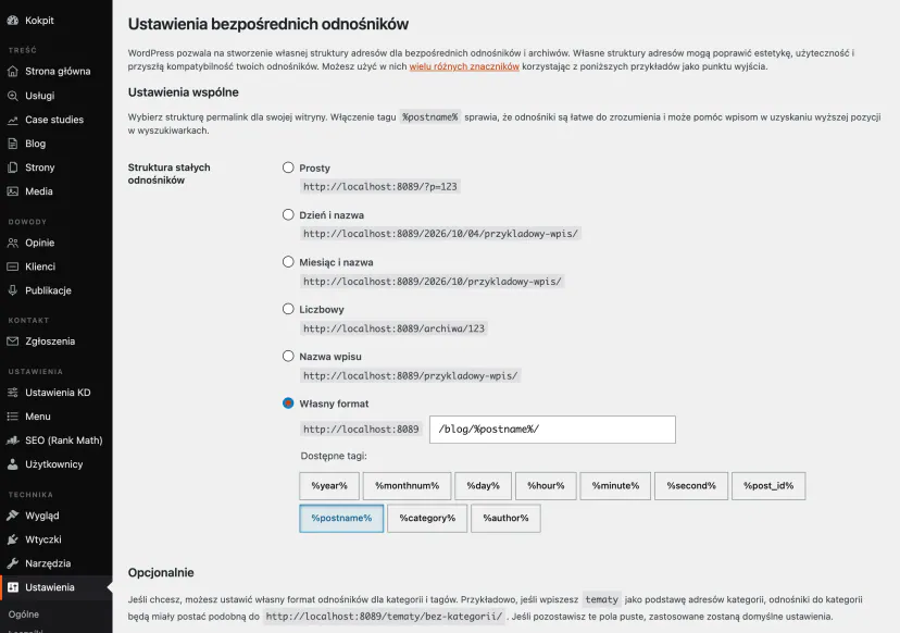 WordPress permalink settings: a list of ready-made URL structures and a custom format field with the post name tag